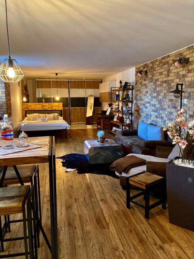 Underground Apartment Bratislava-Nivy Εξωτερικό φωτογραφία