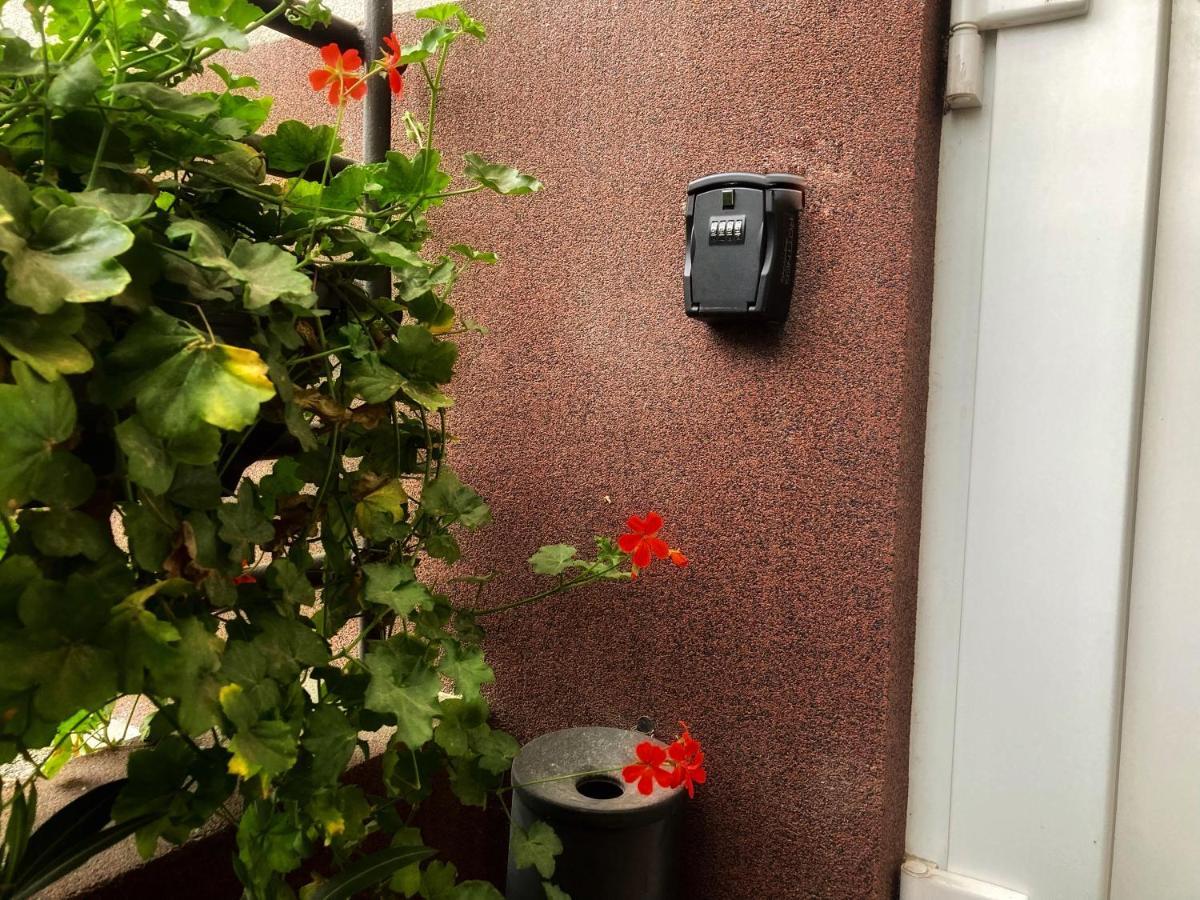 Underground Apartment Bratislava-Nivy Εξωτερικό φωτογραφία